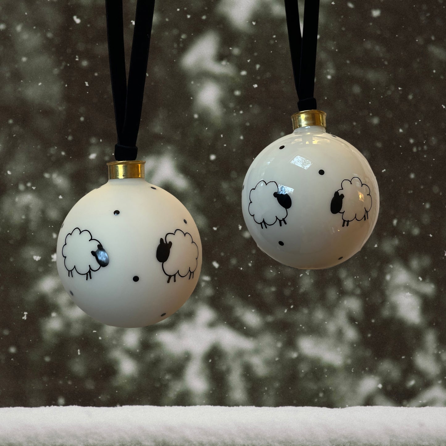 Glass bauble - sheep